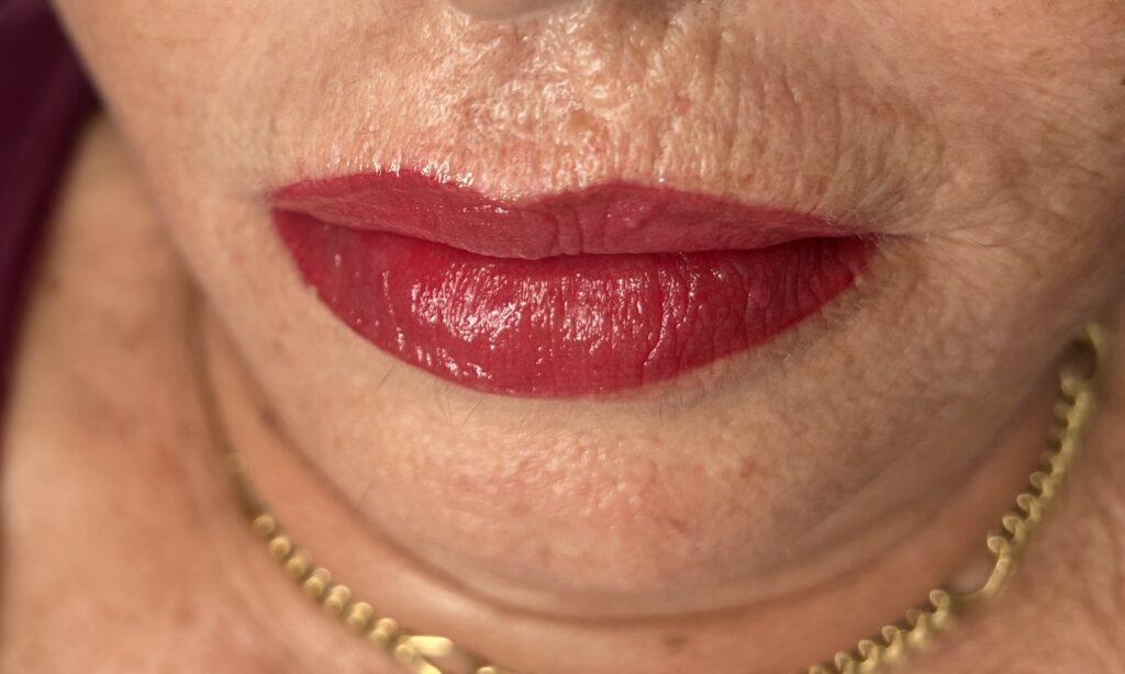 Resultado técnica acuarela: labios con efecto labio mordido natural